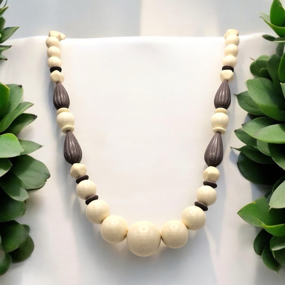 Avon Patterns Beaded Necklace in Original Box 1989 Vintage ~ 28"